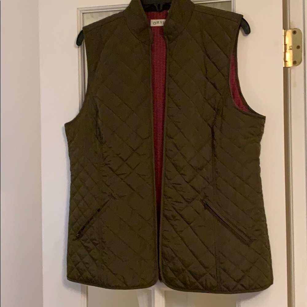 Orvis quilted vest.  NEW with tags
